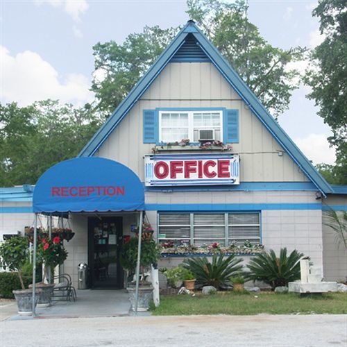 Deerwood Inn & Madison Campground Exterior photo