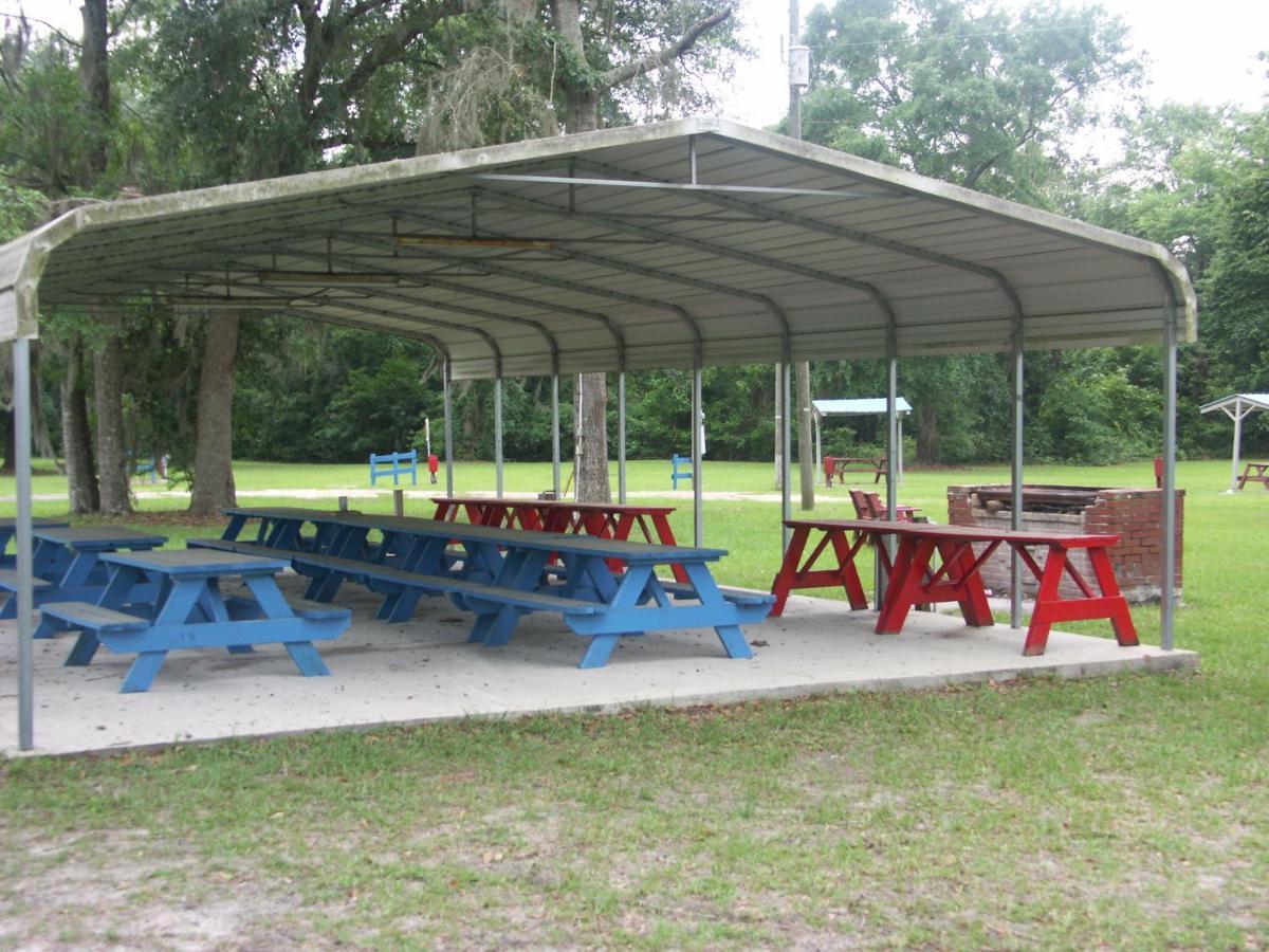 Deerwood Inn & Madison Campground Exterior photo